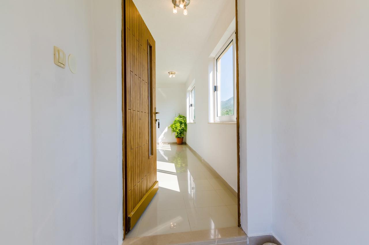 Apartment & Rooms Mazdin Banići Екстериор снимка