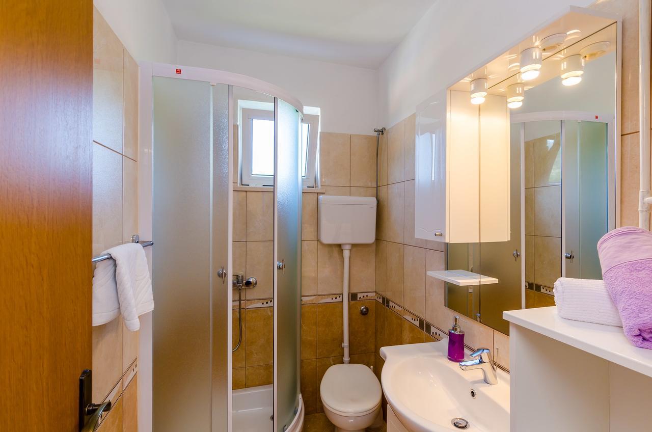 Apartment & Rooms Mazdin Banići Екстериор снимка