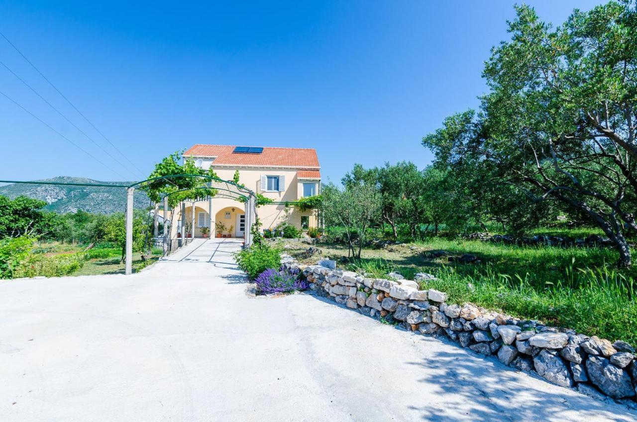 Apartment & Rooms Mazdin Banići Екстериор снимка